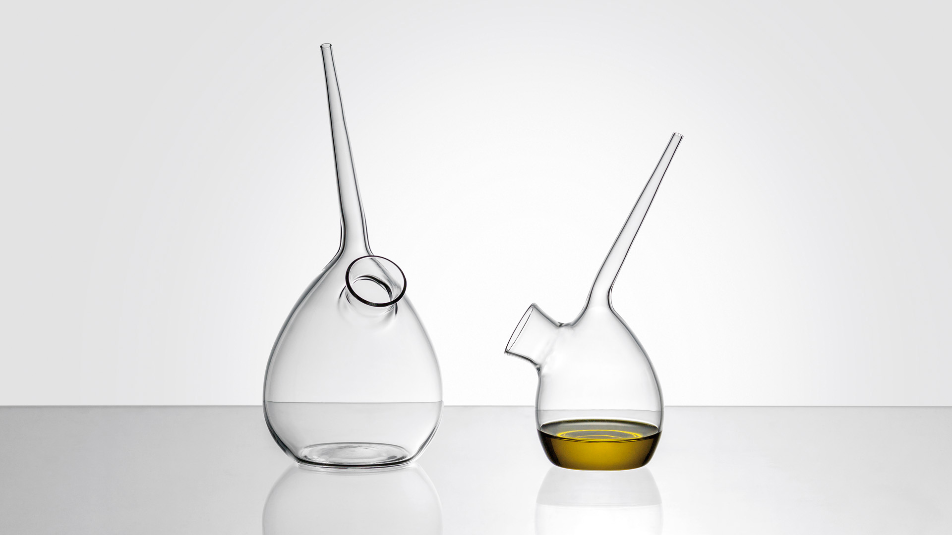 Olivia oil buttles | design: Simone Micheli